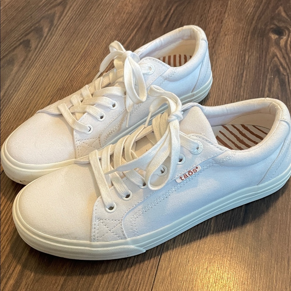 Taos White Canvas Low-Top Sneakers - Picture 2 of 5